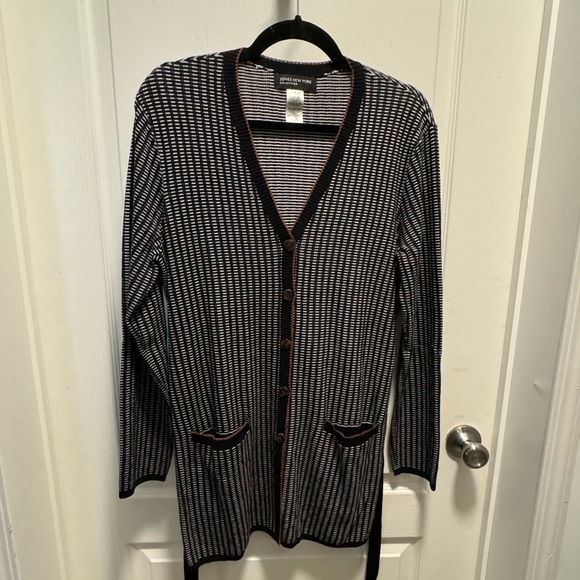 Jones NY Signature Size M button up & belted Knit Jacket sweater, or dress! - Picture 7 of 7